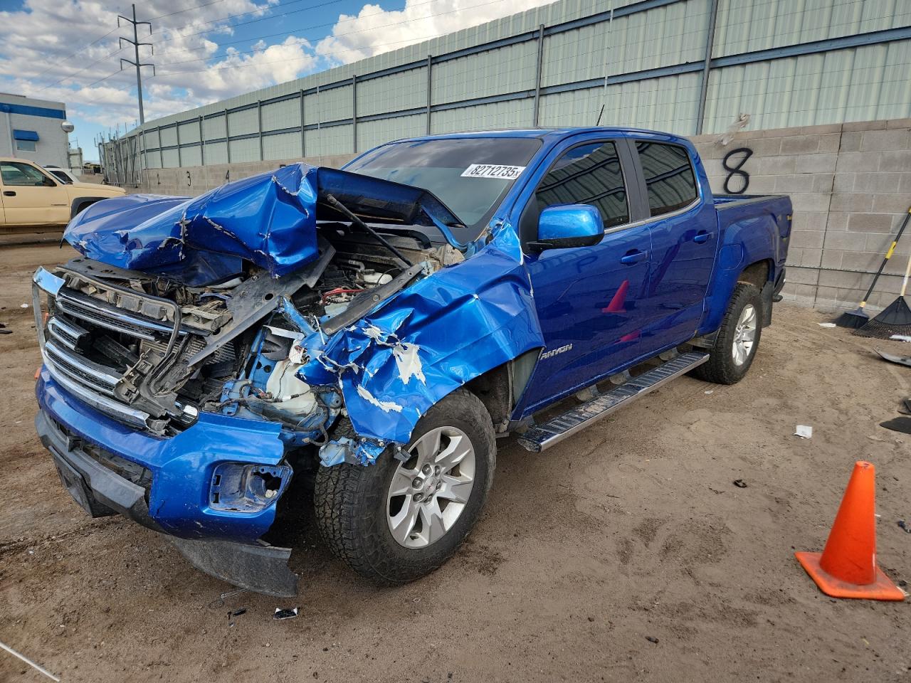 2018 GMC Canyon 2WD SLE, VIN 1GTG5CEN8J1292370 — Front end