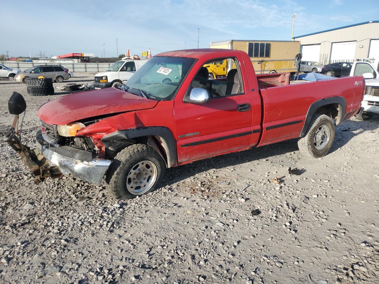2002 GMC Sierra 2500 SL, VIN 1GTGC24U12Z183759 — Front end