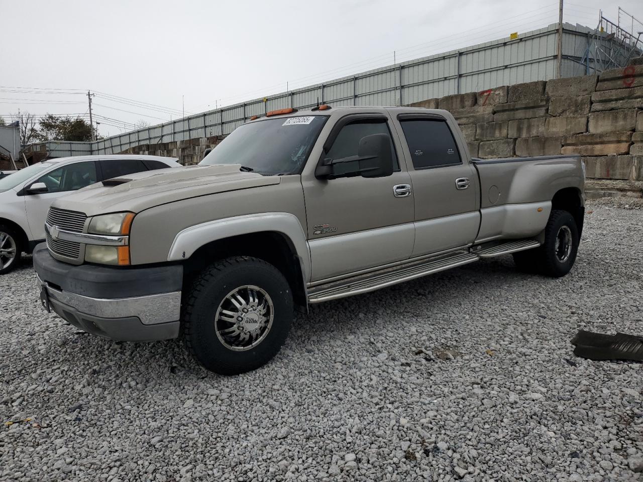 2003 Chevrolet Silverado 3500, VIN 1GCJC33173F145913 — Interior fire