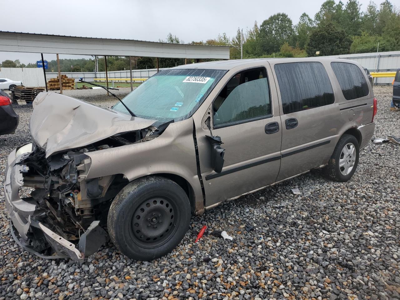 2006 Chevrolet Uplander LS Fleet, VIN 1GNDV23L16D124341 — Front end