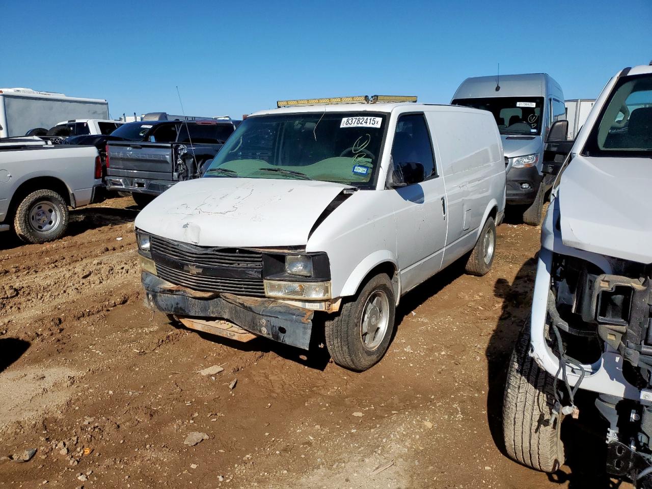 1992 GMC Safari, VIN 1GKDM19W0NB535879 — Front end