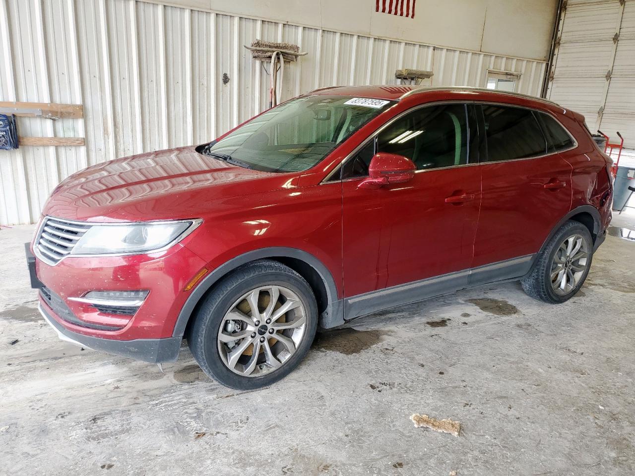 2016 Lincoln MKC Select, VIN 5LMCJ2C9XGUJ20271 — Rear end