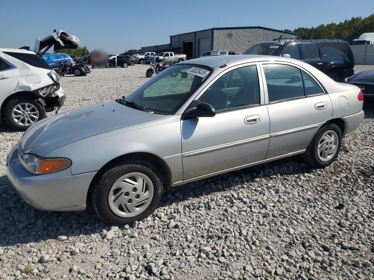 2002 Ford Escort Fleet Standard, VIN 3FAFP13P82R211766 — Мелкие вмятины и царапины