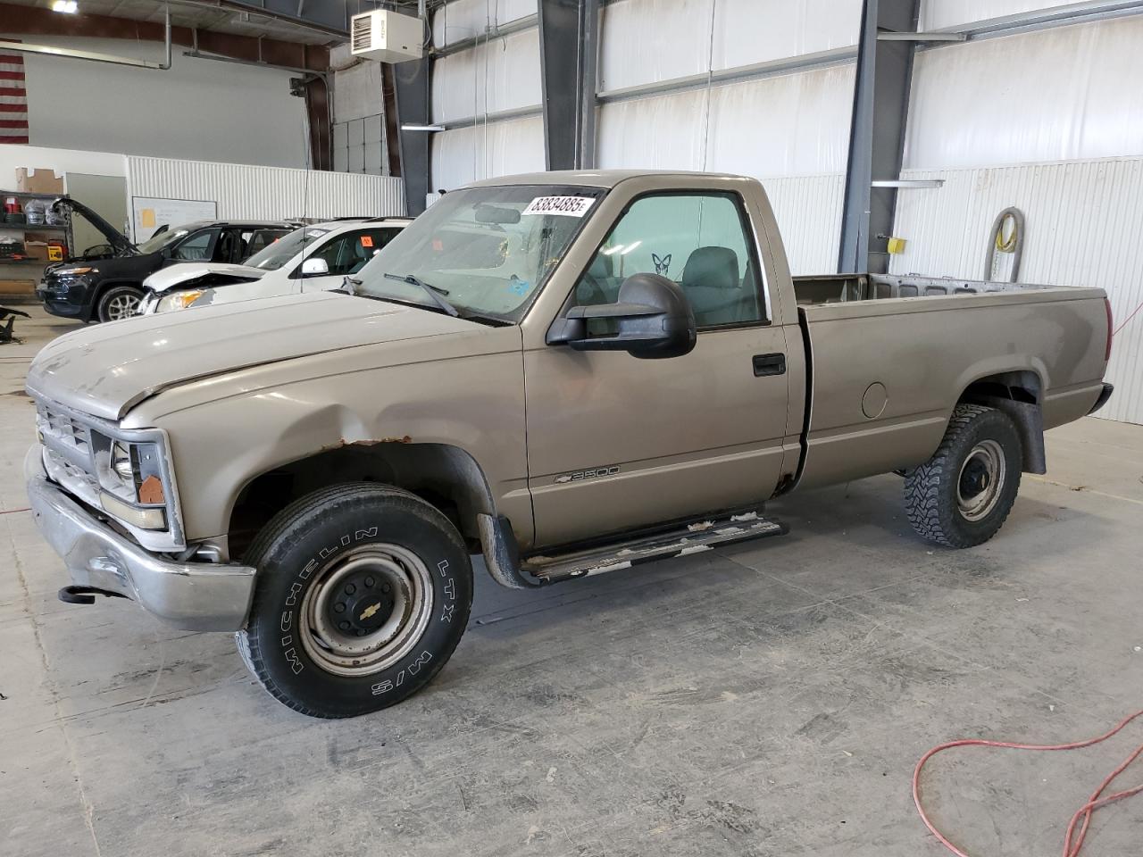 2000 Chevrolet Silverado 3500, VIN 1GCGC34R0YR137348 — Front end