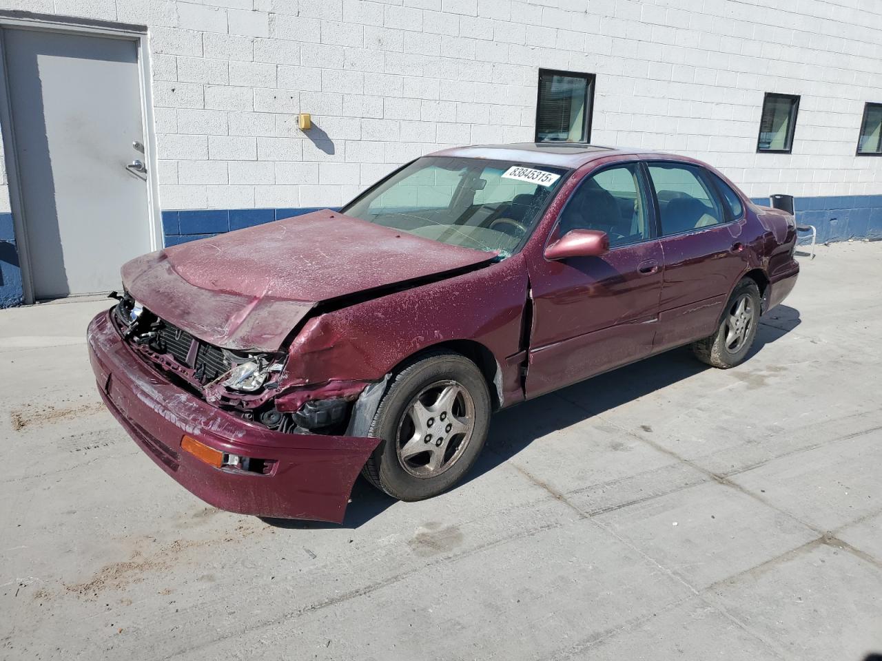 1997 Toyota Avalon XL, VIN 4T1BF12B3VU168254 — Front end