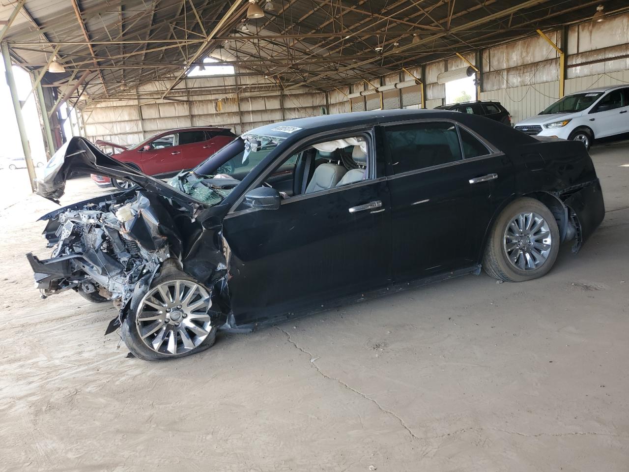 2014 Chrysler 300, VIN 2C3CCAAG8EH382453 — Перед