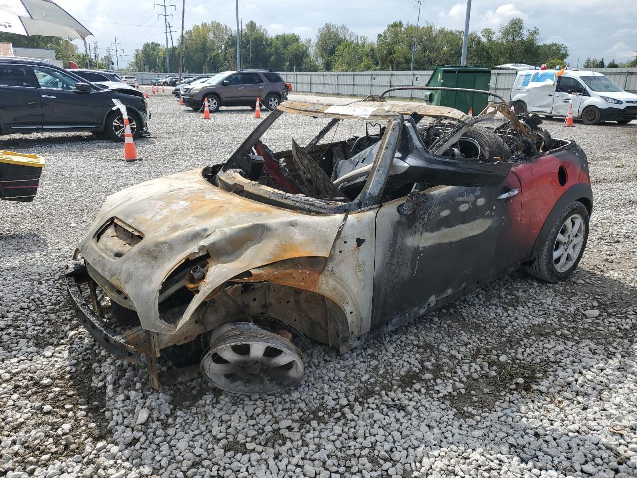 2010 MINI Convertible S, VIN WMWMS3C53ATZ85024 — Пожар