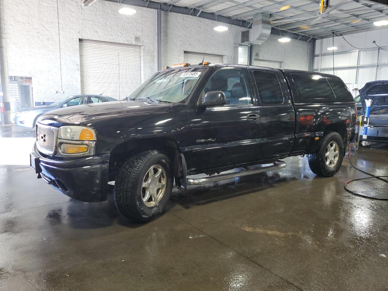 2004 GMC Sierra Denali, VIN 2GTFK69U041305537 — Front end