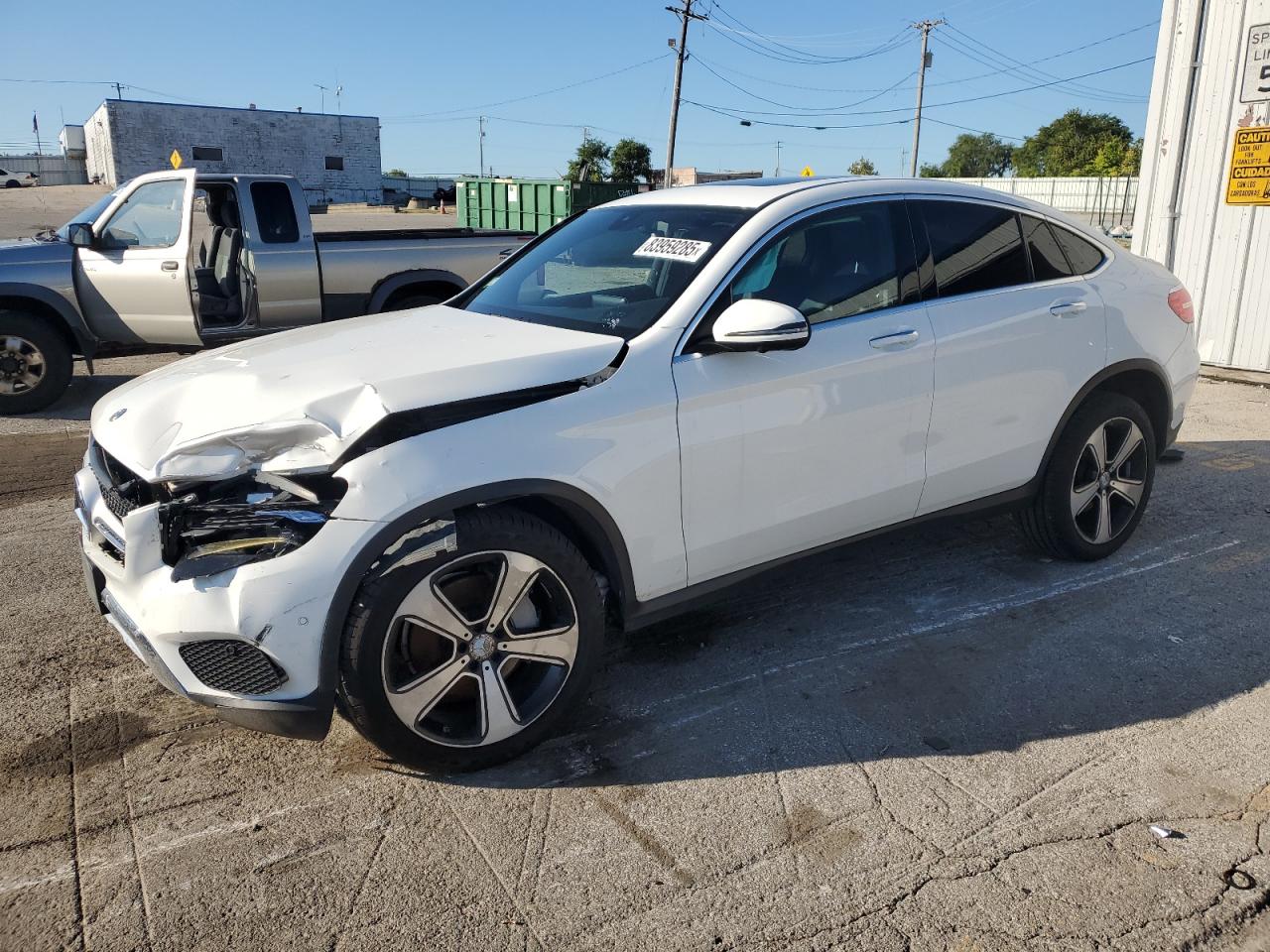 2018 Mercedes-Benz GLC 300, VIN WDC0J4KB7JF362256 — Front end