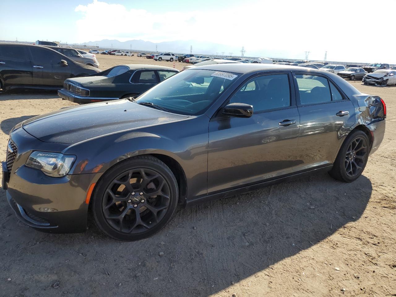 2019 Chrysler 300 Touring, VIN 2C3CCAAG6KH738698 — Зад