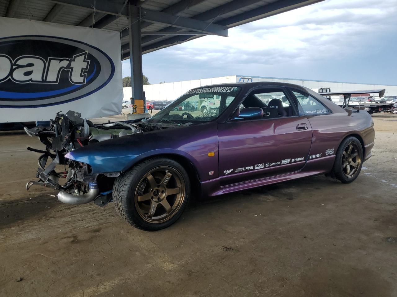 1995 Nissan Skyline, VIN BCNR33004140 — Front end