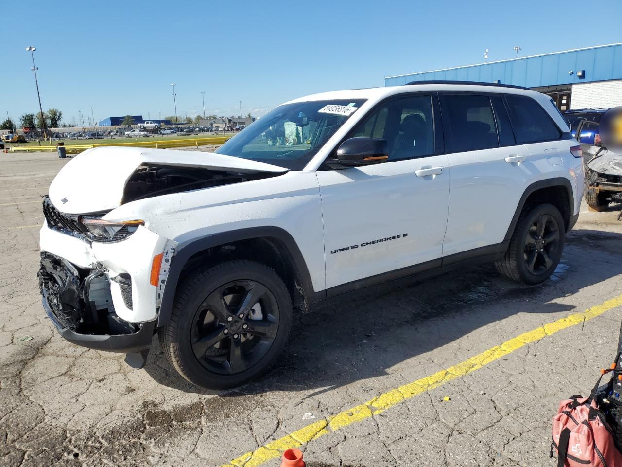 2024 Jeep Grand Cherokee Limited, VIN 1C4RJHBG4RC176977 — Front end