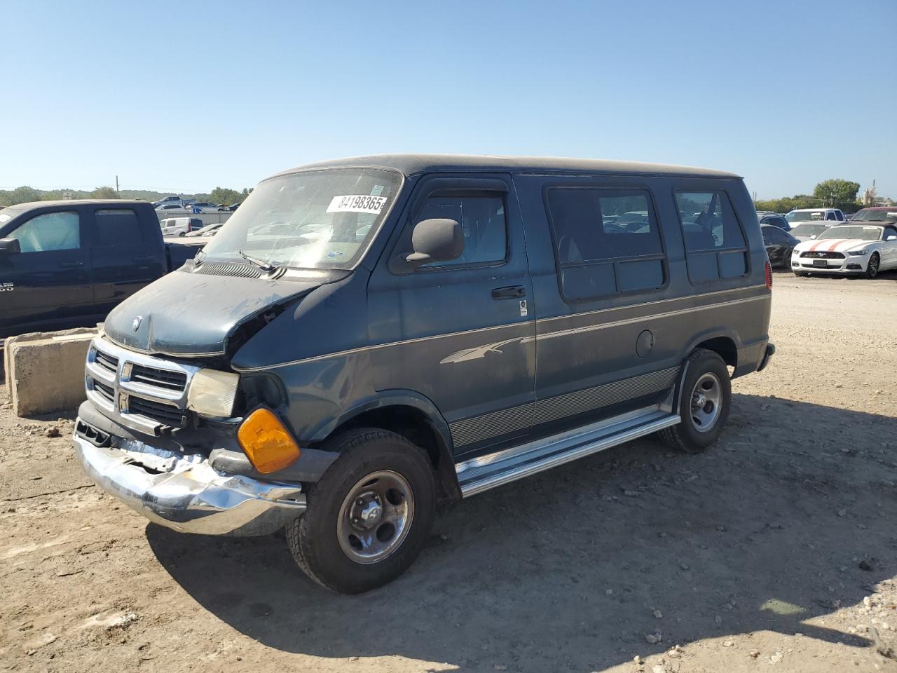 1999 Dodge Cargo, VIN 2B6HB11X8XK549733 — Front end