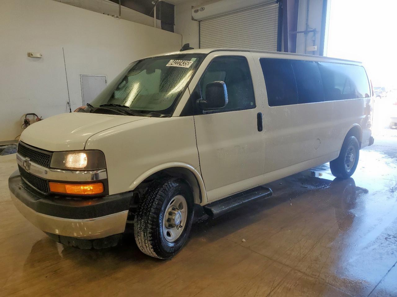 2021 Chevrolet Express Passenger LT, VIN 1GAZGPFP3M1215543 — Minor dents and scratches