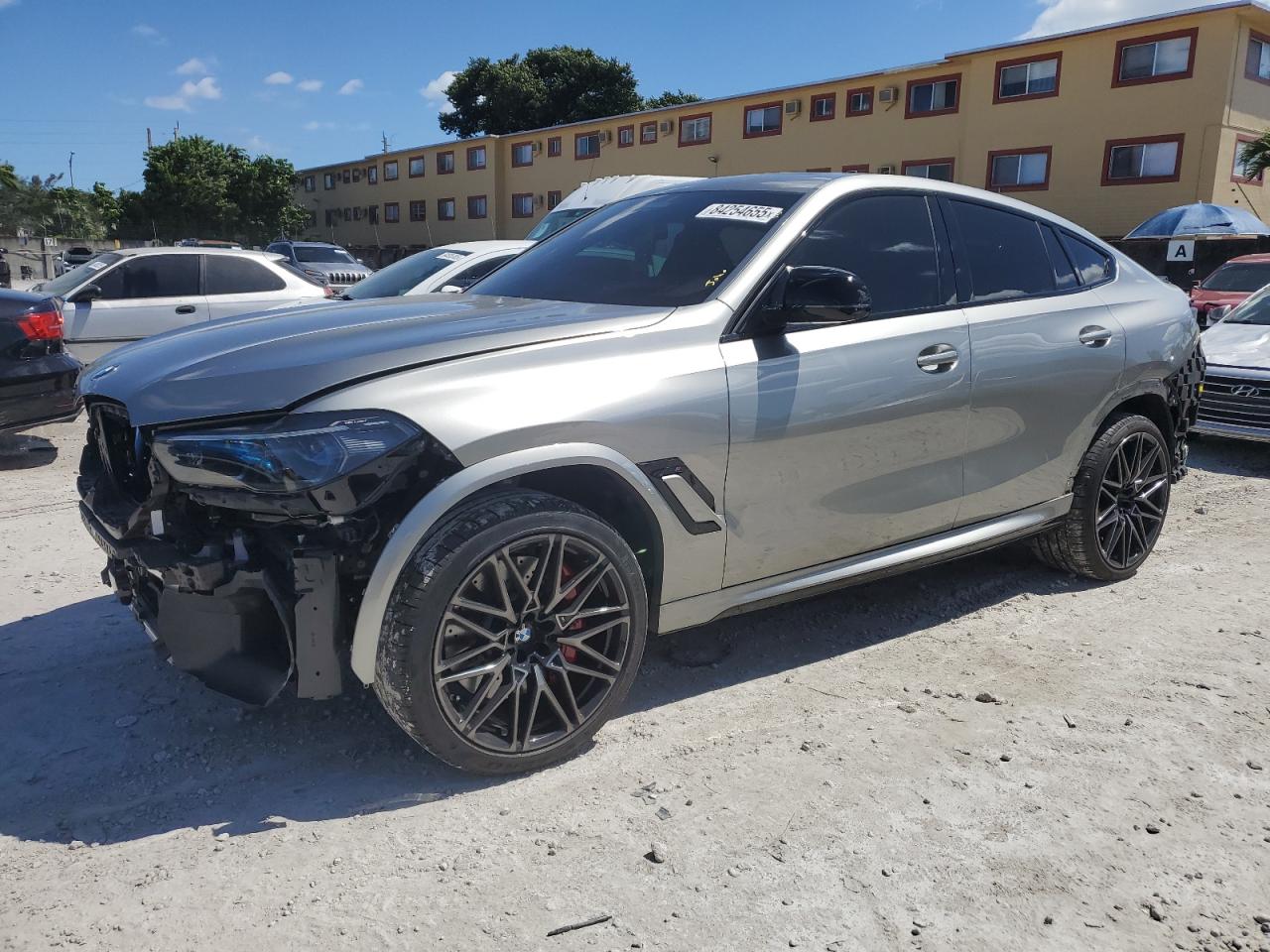 2022 BMW X6 M, VIN 5YMCY0C04N9L05612 — Front end