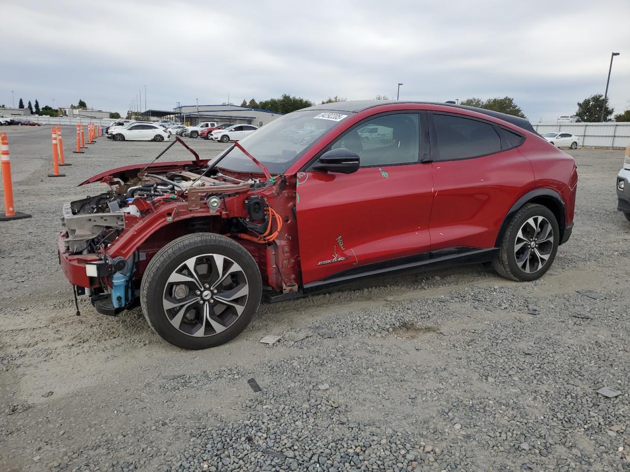 2023 Ford Mustang Mach-E Premium, VIN 3FMTK3SU0PMA67547 — Front end