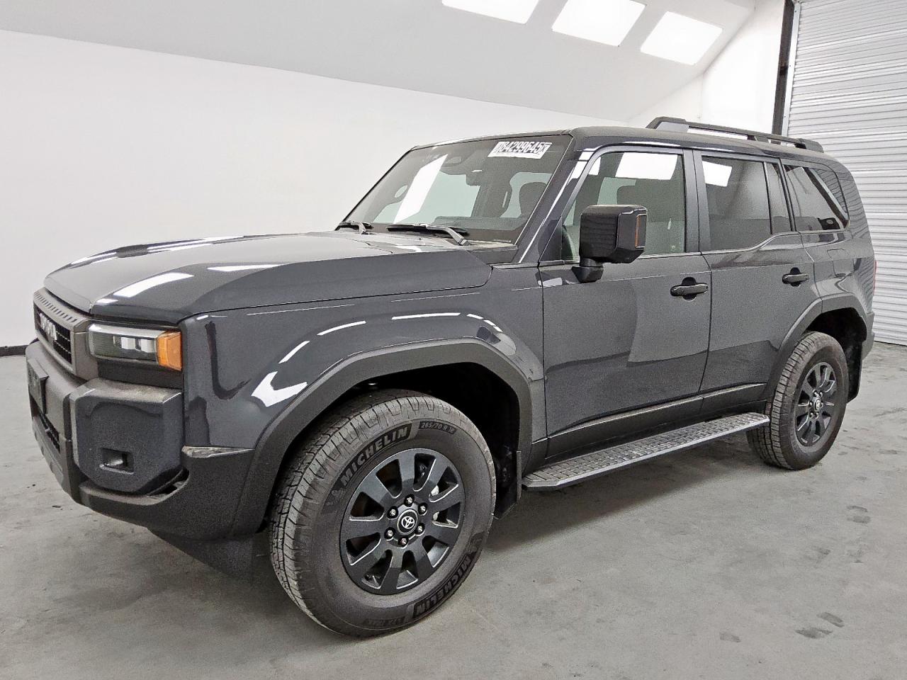 2025 Toyota Land Cruiser, VIN JTEABFAJ7S5015606 — Бок