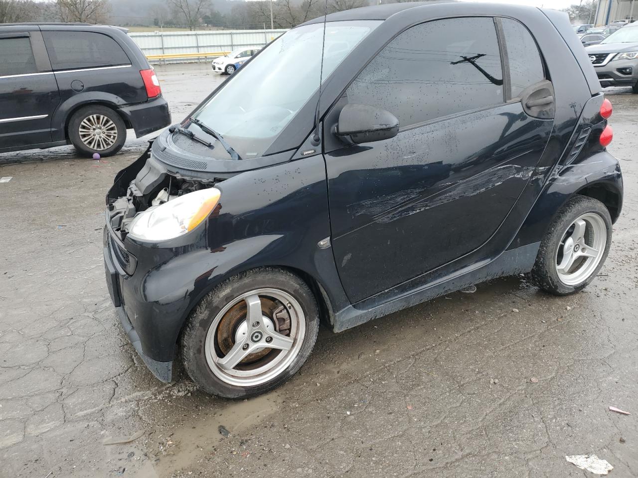 2012 Smart fortwo Pure, VIN WMEEJ3BAXCK568065 — Front end
