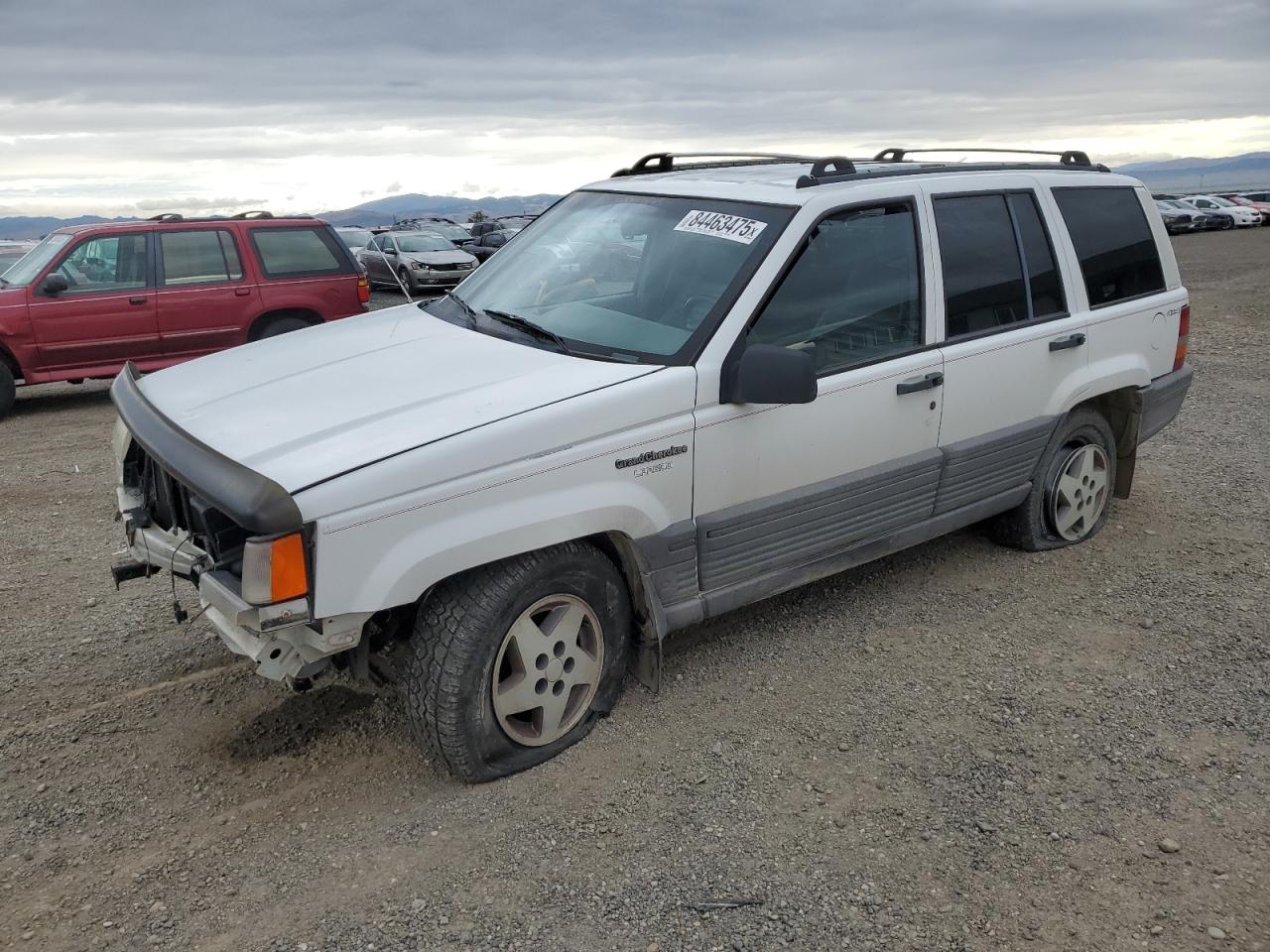 1995 Jeep Grand Cherokee Laredo, VIN 1J4GZ58YXSC594538 — Front end