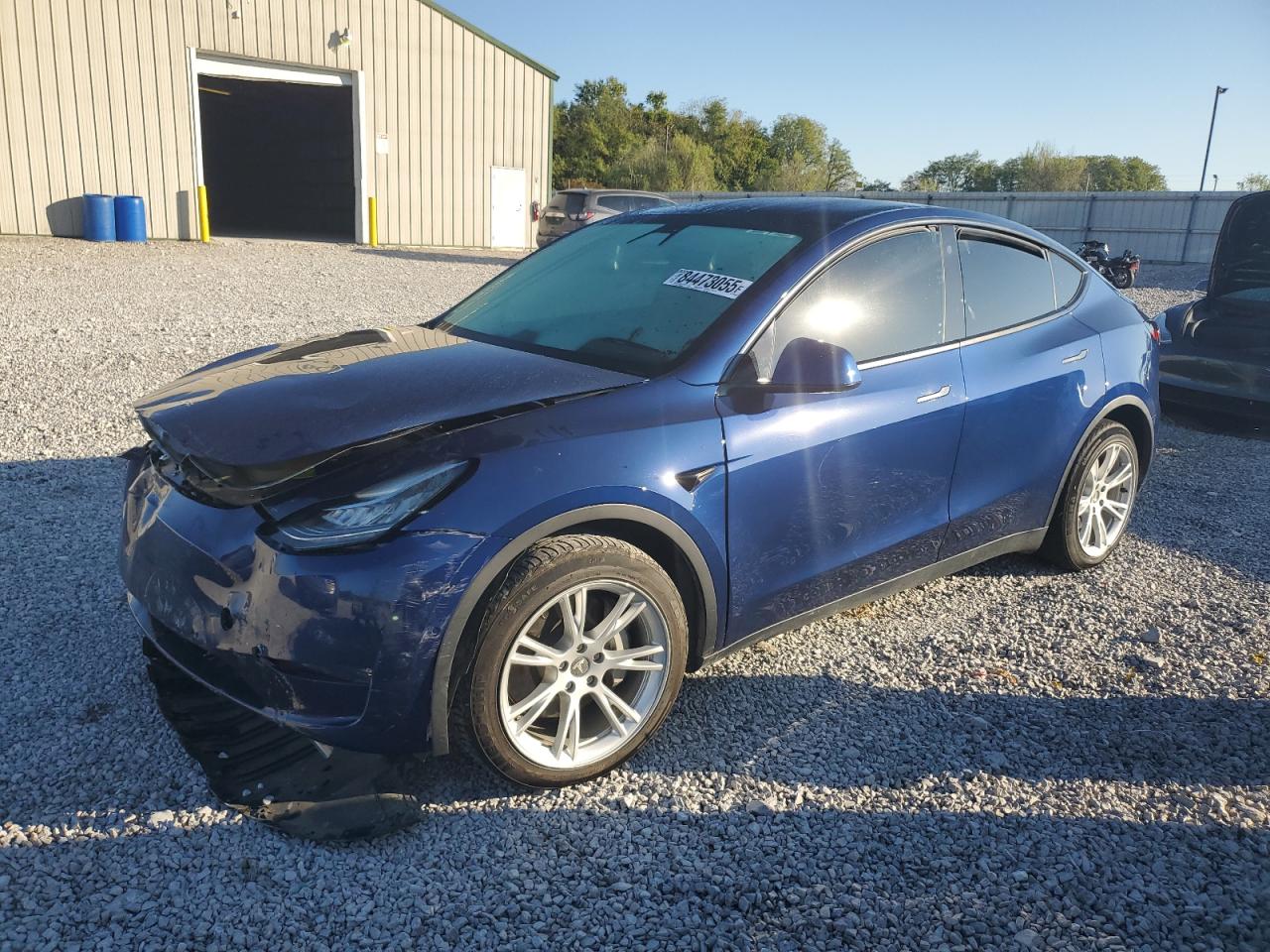 2021 Tesla Model Y Long Range, VIN 5YJYGDEE5MF208649 — Front end
