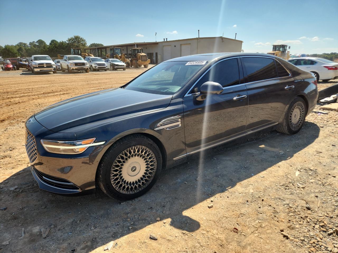 2022 Genesis G90 Ultimate, VIN KMTF54PH4NU096442 — Бок