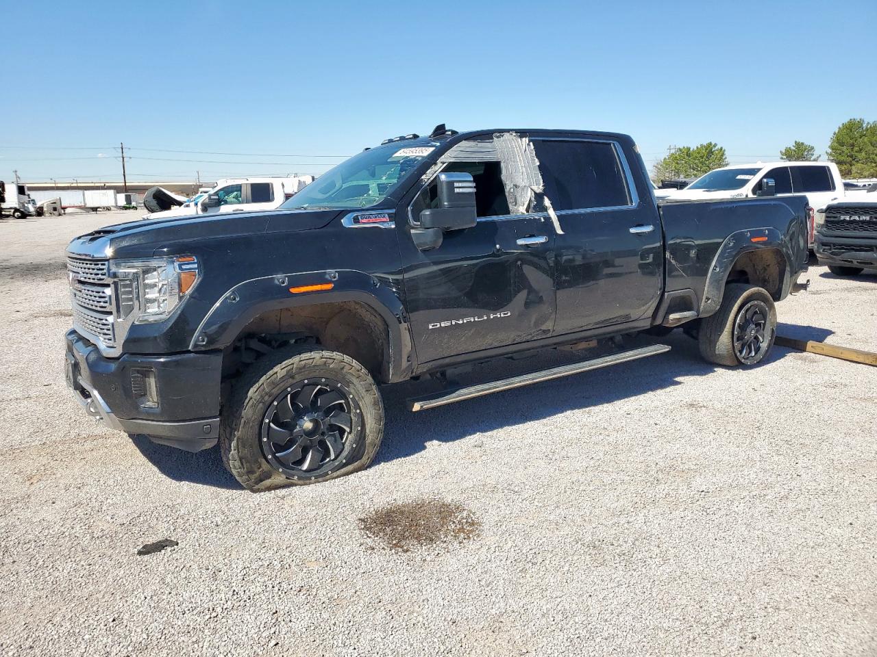 2021 GMC Sierra 2500HD Denali, VIN 1GT49REYXMF264288 — Front end