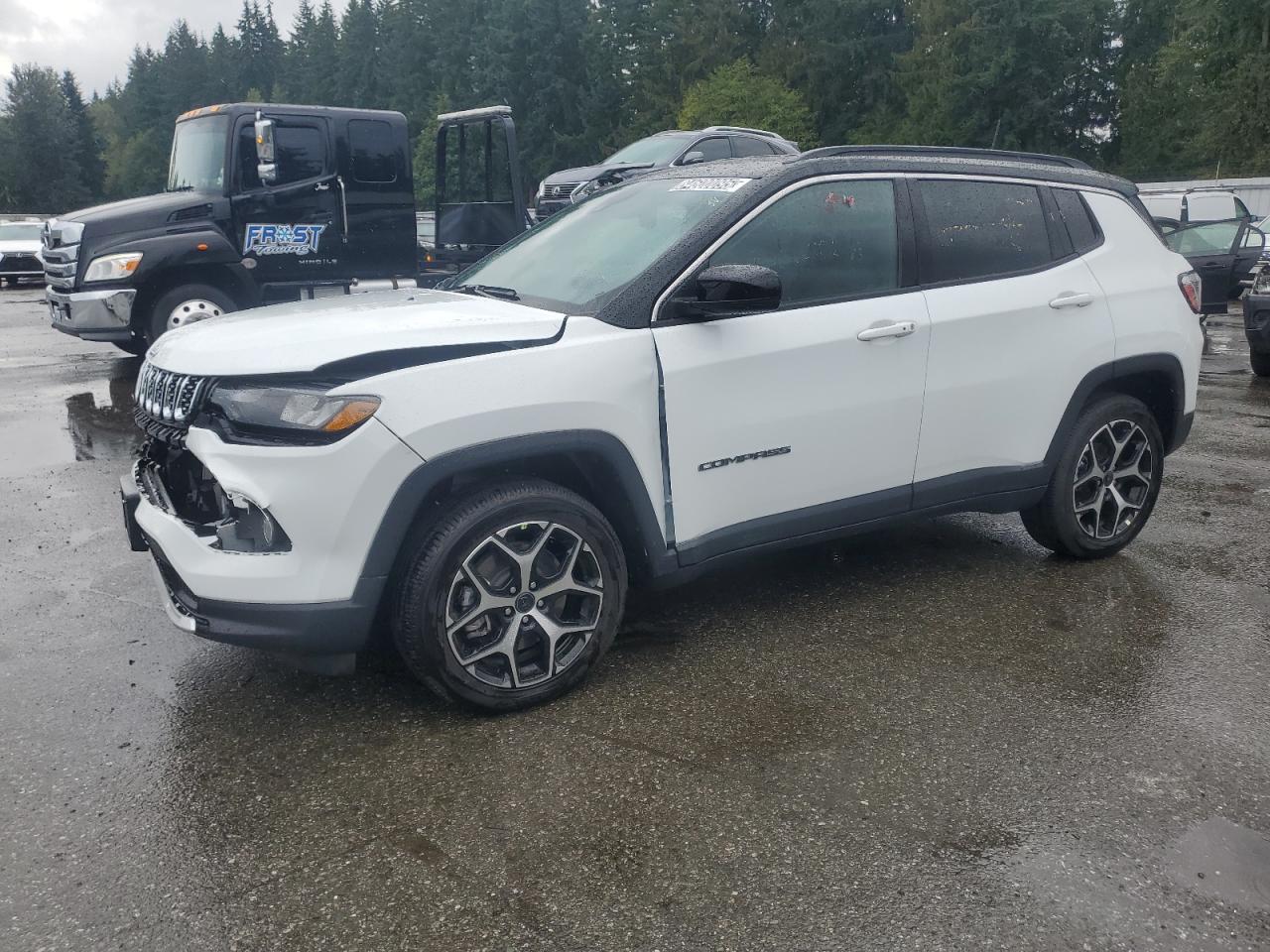 2025 Jeep Compass Limited, VIN 3C4NJDCN8ST621137 — Перед