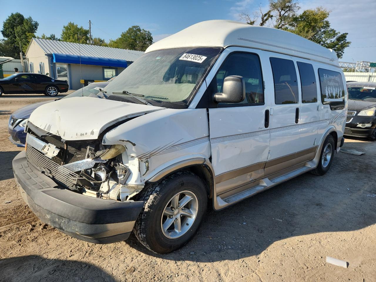 2004 Chevrolet Express Passenger, VIN 1GBFG15T641220939 — Front end