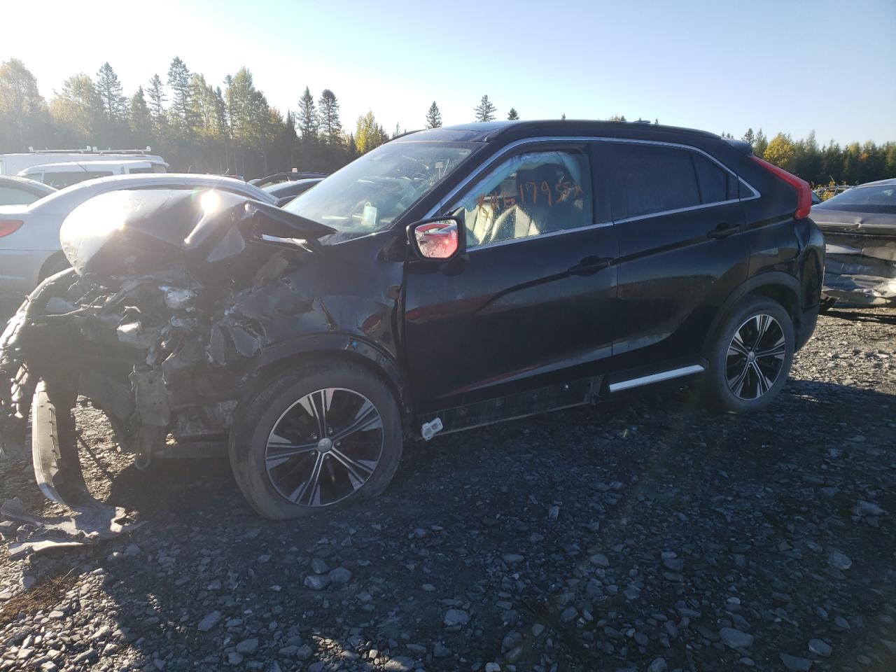 2019 Mitsubishi Eclipse Cross LE, VIN JA4AT4AAXKZ600236 — Front end