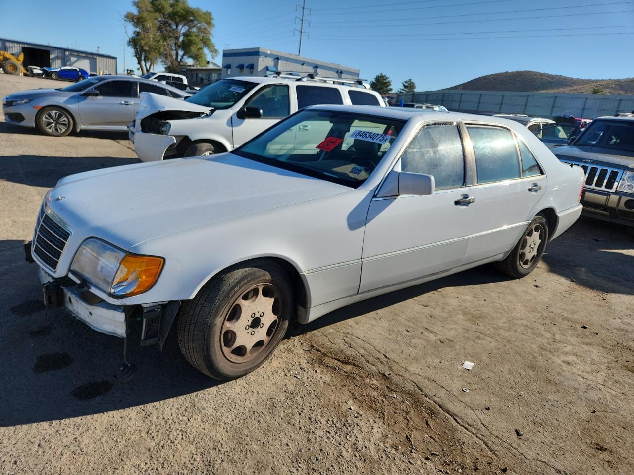 1993 Mercedes-Benz S 320, VIN WDBGA43E0PA107157 — Front end
