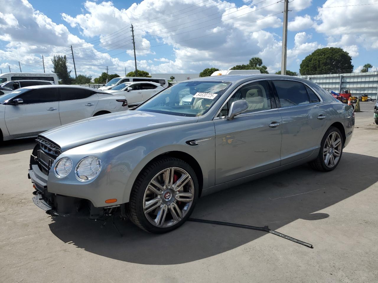 2016 Bentley Flying Spur V8, VIN SCBET9ZA8G8051760 — Front end