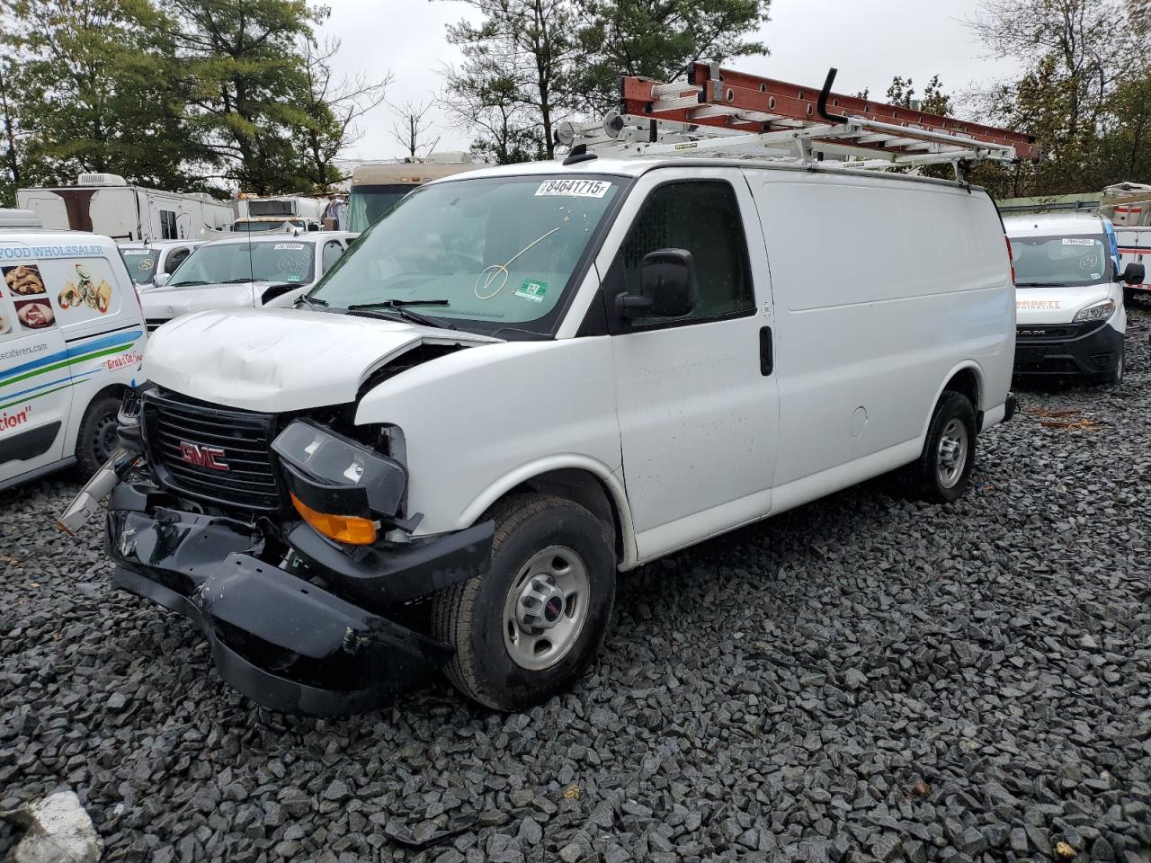 2021 GMC Savana Cargo, VIN 1GTW7AFP5M1156017 — Front end