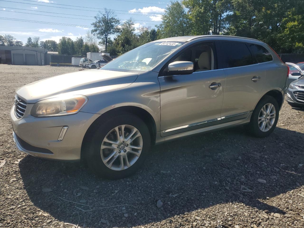 2015 Volvo XC60 T5 Drive-E Premier, VIN YV440MDK5F2670870 — Rear end