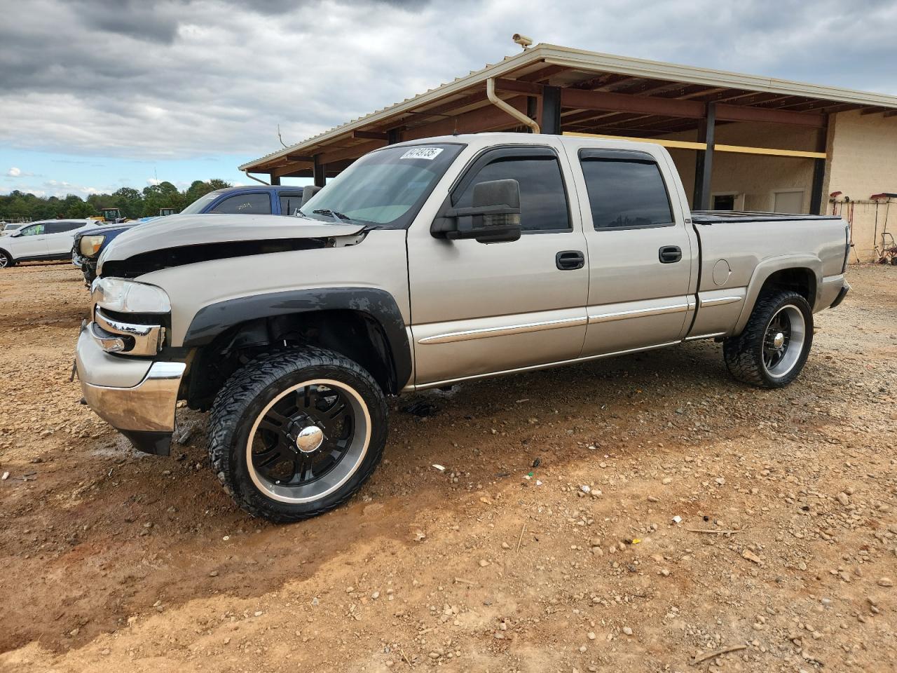 2001 GMC Sierra 1500HD SLE, VIN 1GTGK13U01F158947 — Front end