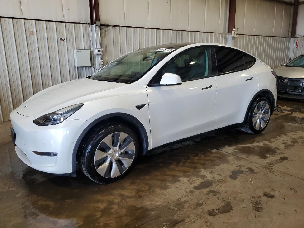2021 Tesla Model Y Long Range, VIN 5YJYGDEE5MF114948 — Rear end