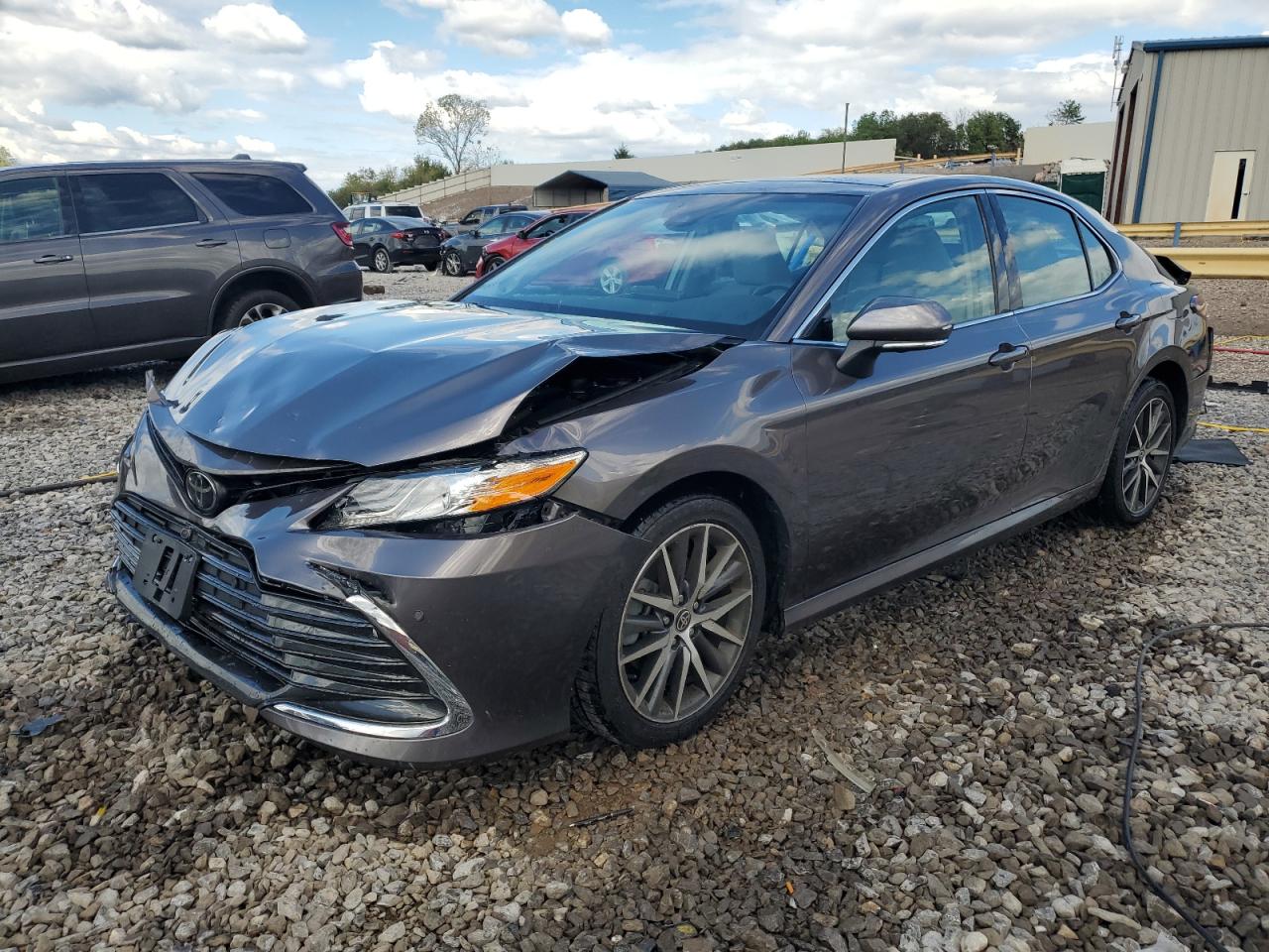 2022 Toyota Camry XLE, VIN 4T1F11AK1NU027720 — Зад