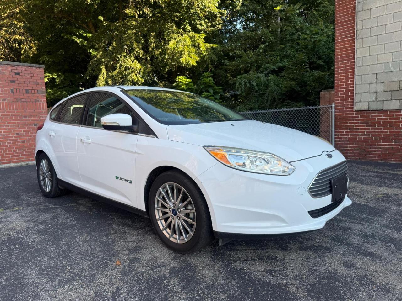 2016 Ford Focus Electric, VIN 1FADP3R41GL380792 — Normal wear