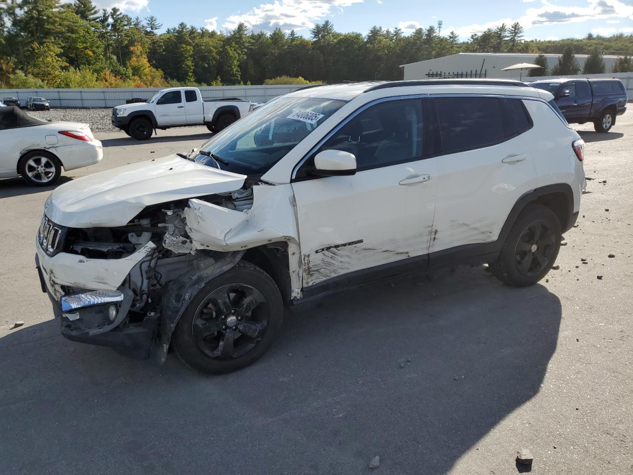2019 Jeep Compass Latitude, VIN 3C4NJDBB4KT839387 — Перед