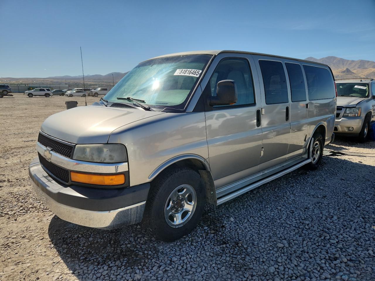 2003 Chevrolet Express G1500, VIN 1GNFH15TX31184039 — Rear end
