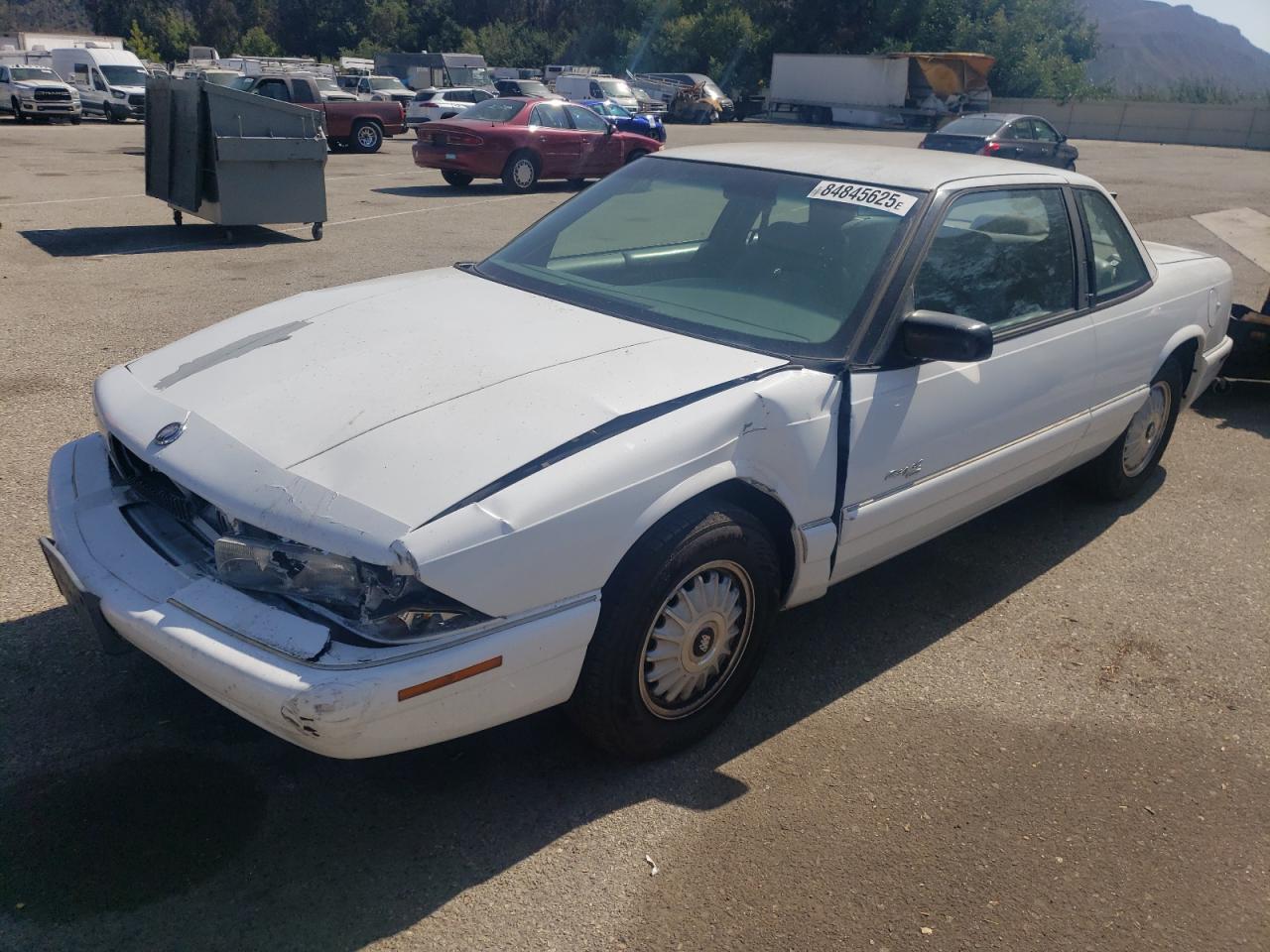 1995 Buick Regal Custom, VIN 2G4WB12L4S1484159 — Перед