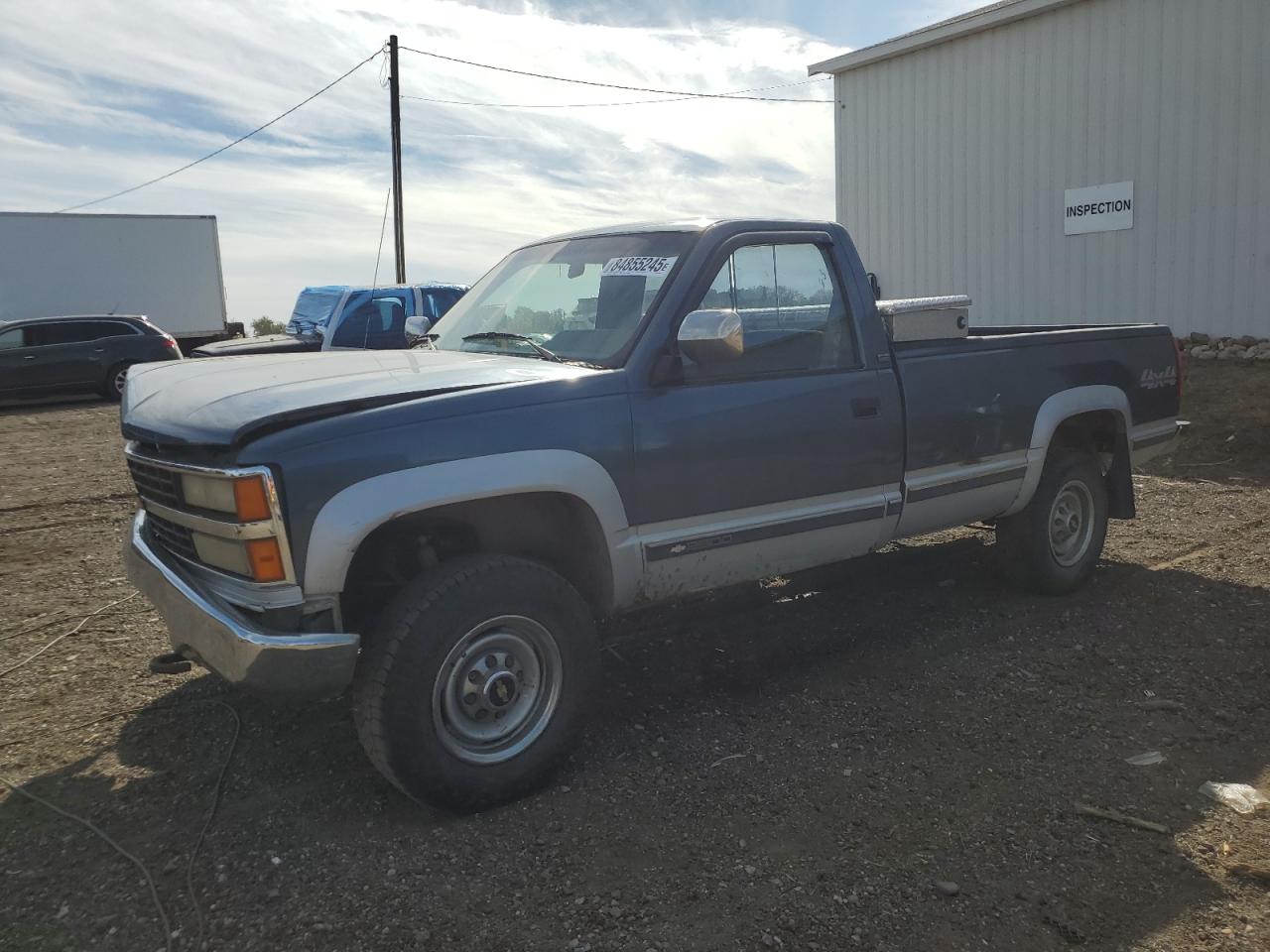 1990 Chevrolet K2500, VIN 1GCGK24K5LE148037 — Front end