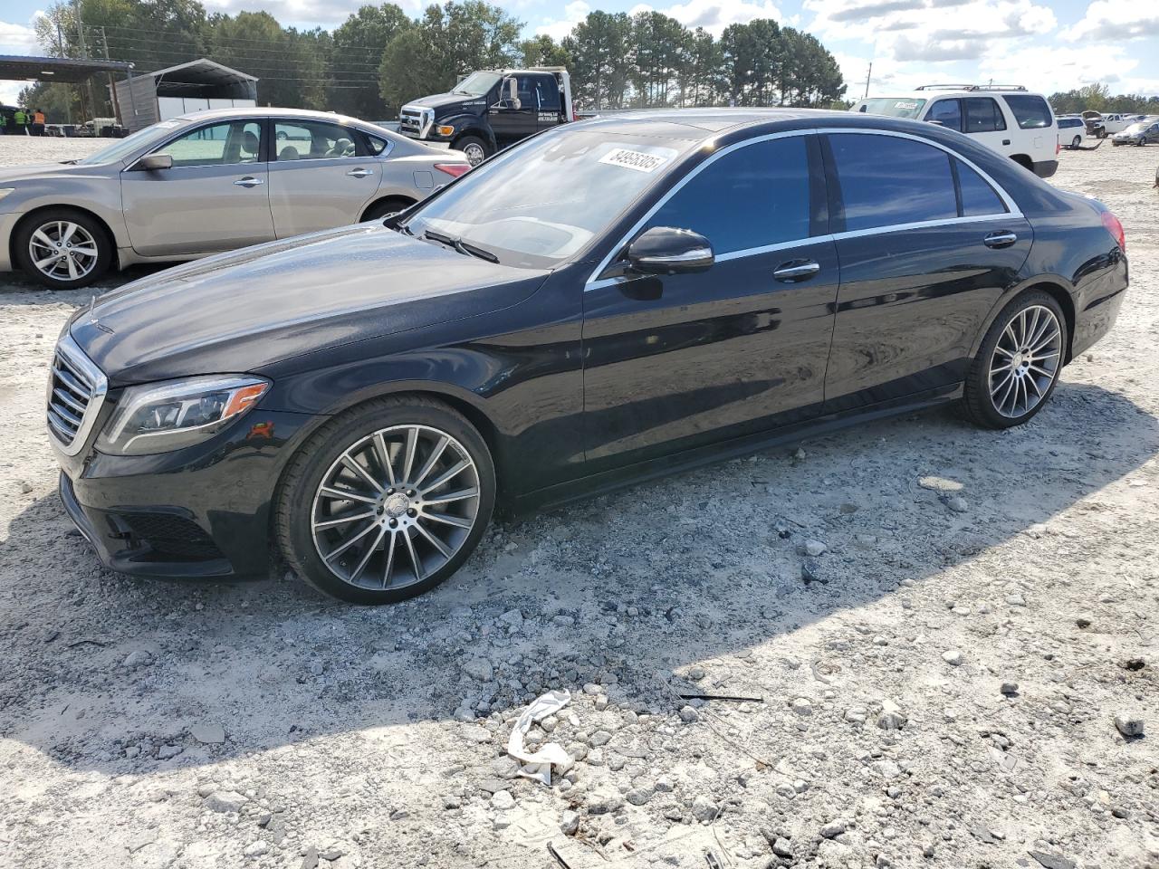 2015 Mercedes-Benz S 550, VIN WDDUG8CB1FA129964 — Minor dents and scratches