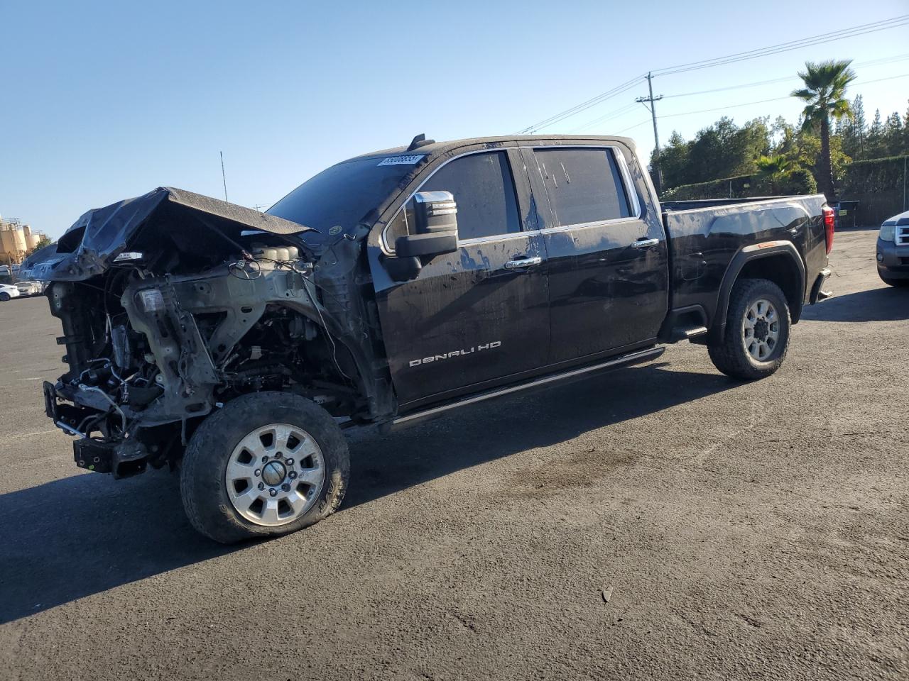 2021 GMC Sierra 2500HD Denali, VIN 1GT49REY3MF166218 — Front end
