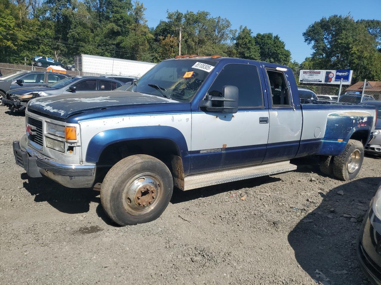 1995 GMC Sierra 3500, VIN 1GTHK39FXSE514336 — Rear end