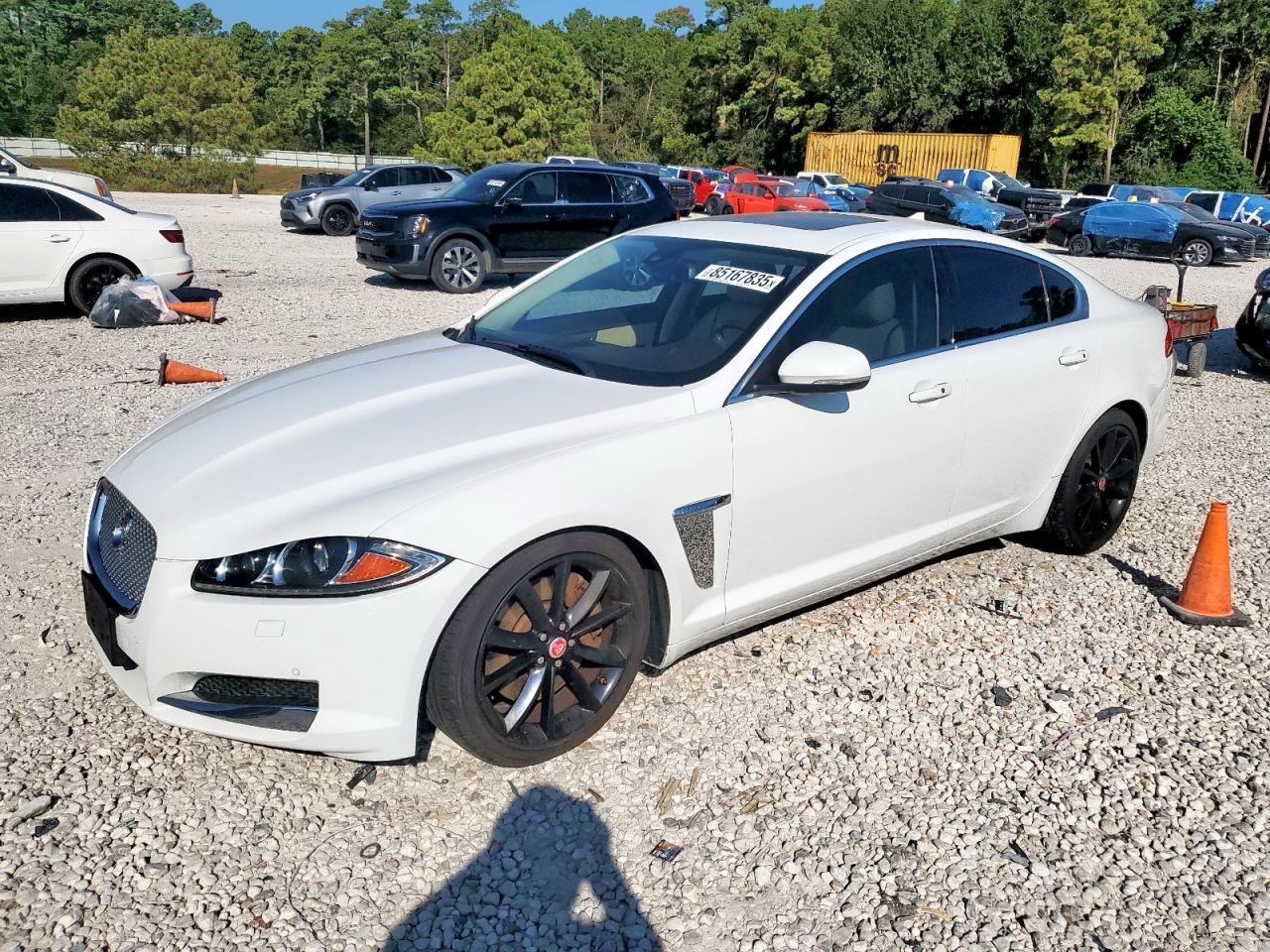 2015 Jaguar XF Portfolio, VIN SAJWA0F7XF8U55137 — Auction photo