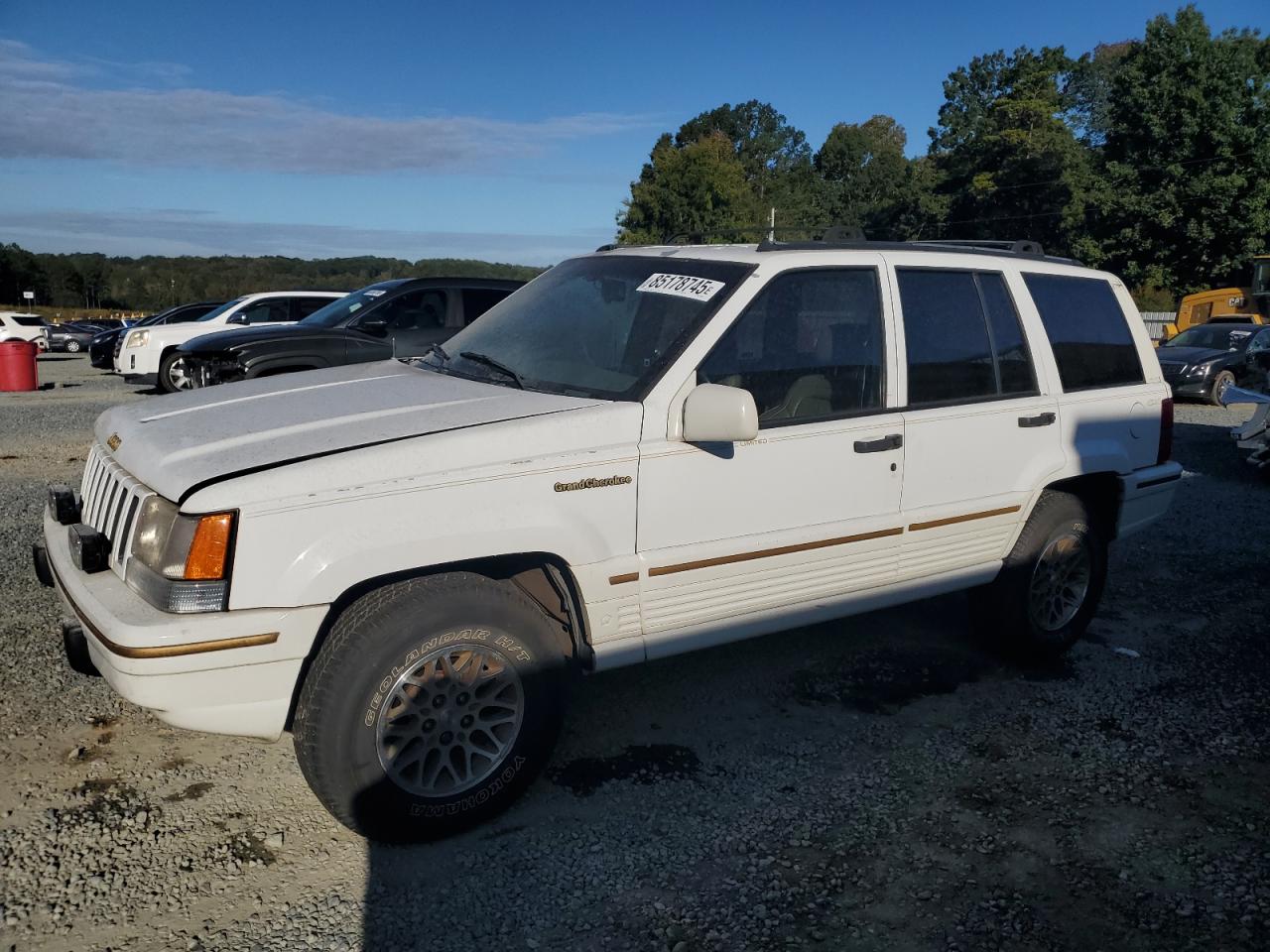 1993 Jeep Grand Cherokee Limited, VIN 1J4GZ78Y1PC697768 — Engine fire