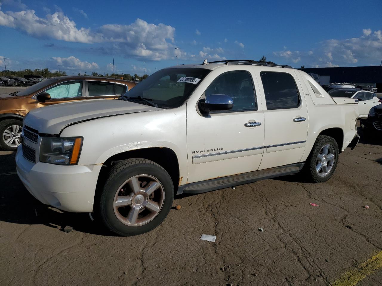 2012 Chevrolet Avalanche LTZ, VIN 3GNTKGE70CG126033 — Зад
