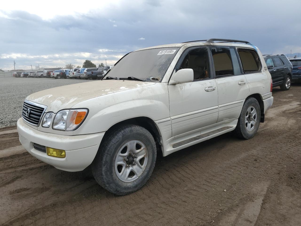 2000 Lexus LX 470, VIN JT6HT00WXY0123788 — Interior fire