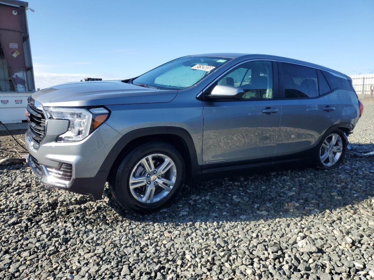 2024 GMC Terrain SLE, VIN 3GKALMEG1RL376073 — Auction photo