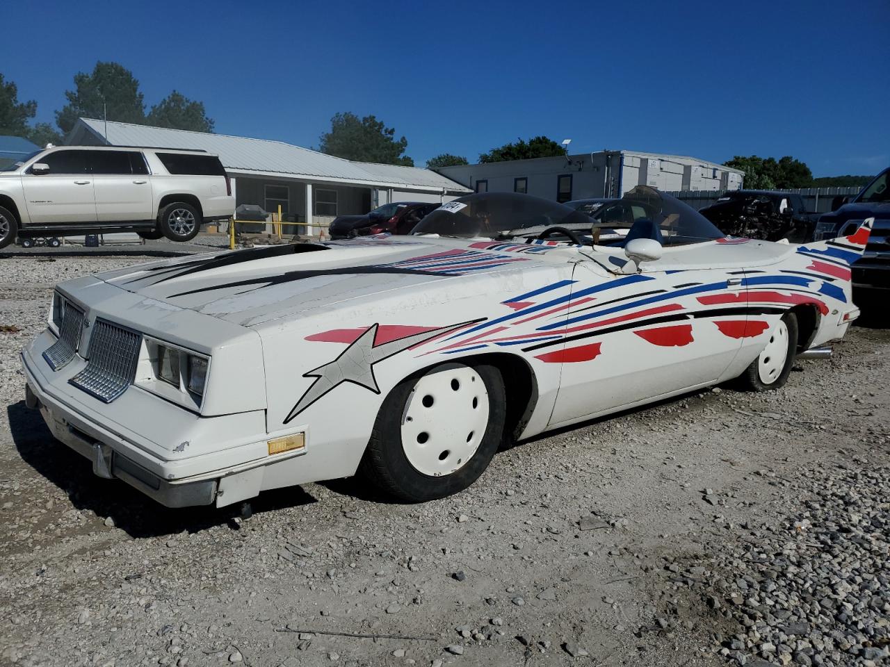 1983 Oldsmobile Cutlass Supreme, VIN 1G3AR47A2DM503155 — Крыша